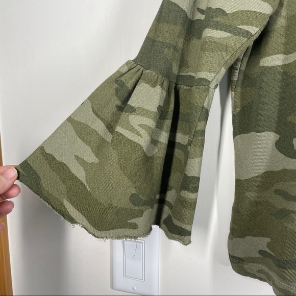 Current Elliott The Ruffle Sleeve Camouflage French Terry Top Size 1 US S - Picture 3 of 7